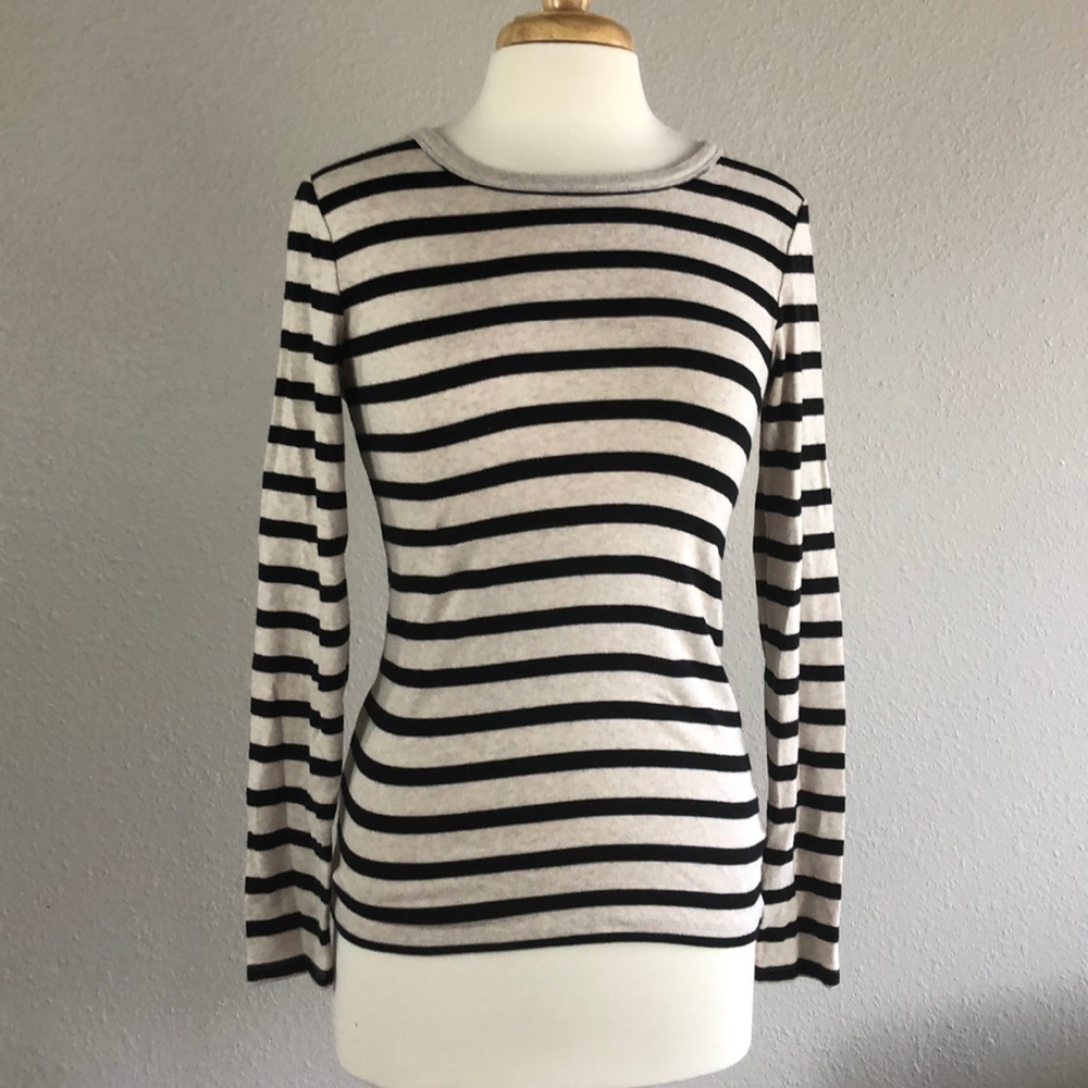 3/$15 GAP classic oatmeal black striped sweater